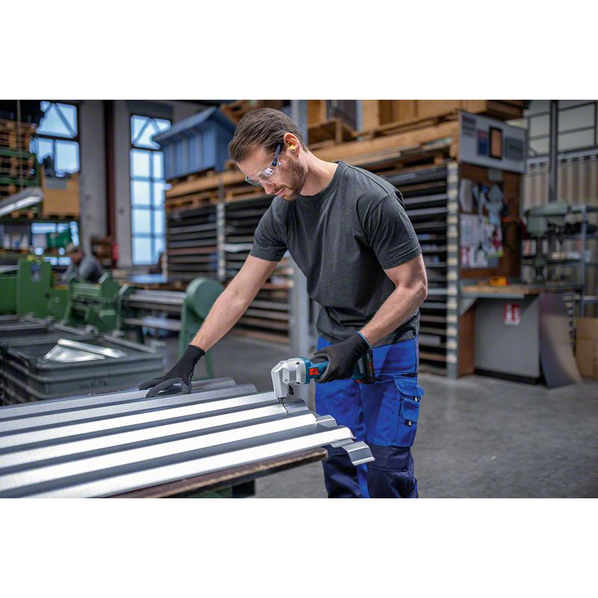 Bosch Akku-Nager GNA 18V-16 E, 2 Akku ProCORE18V 4.0Ah, Ladg. u. L-BOXX