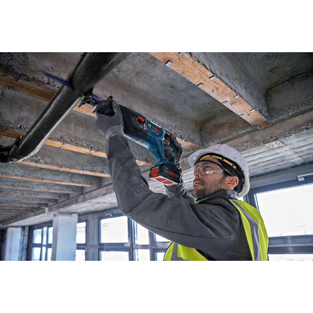 Bosch Akku-Säbelsäge BITURBO GSA 18V-28 mit Säbelsägeblatt Solo