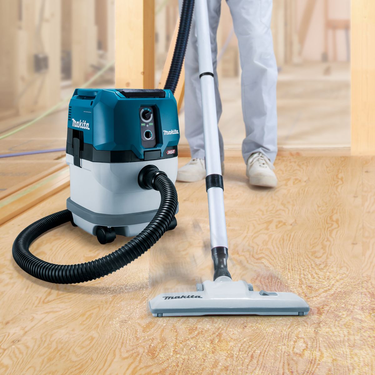 Makita Akku-Staubsauger 15L 40V max. Nass+Trocken (ohne Akku, ohne Ladegerät) VC003GLZ