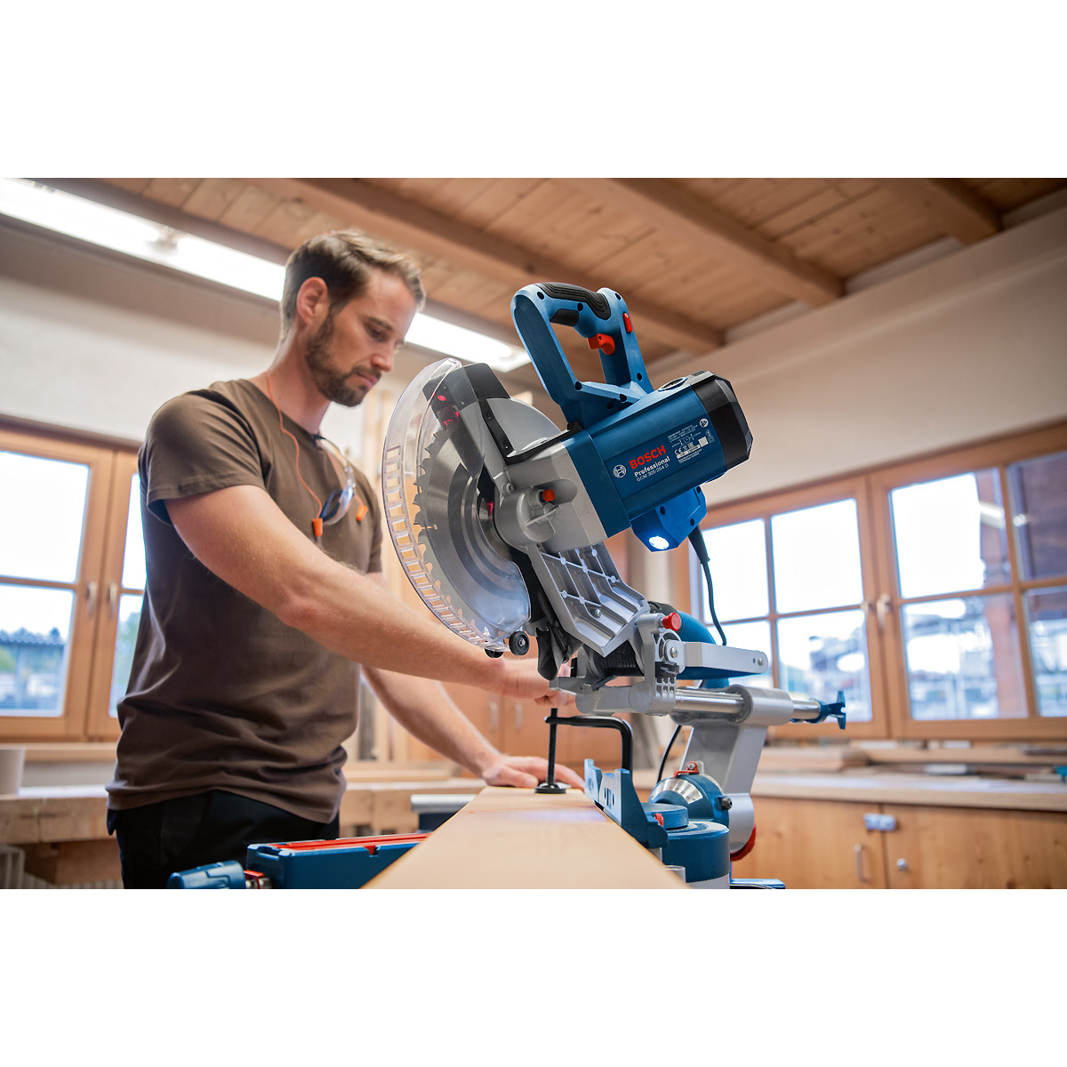 Bosch Kapp- und Gehrungssäge GCM 305-254 D