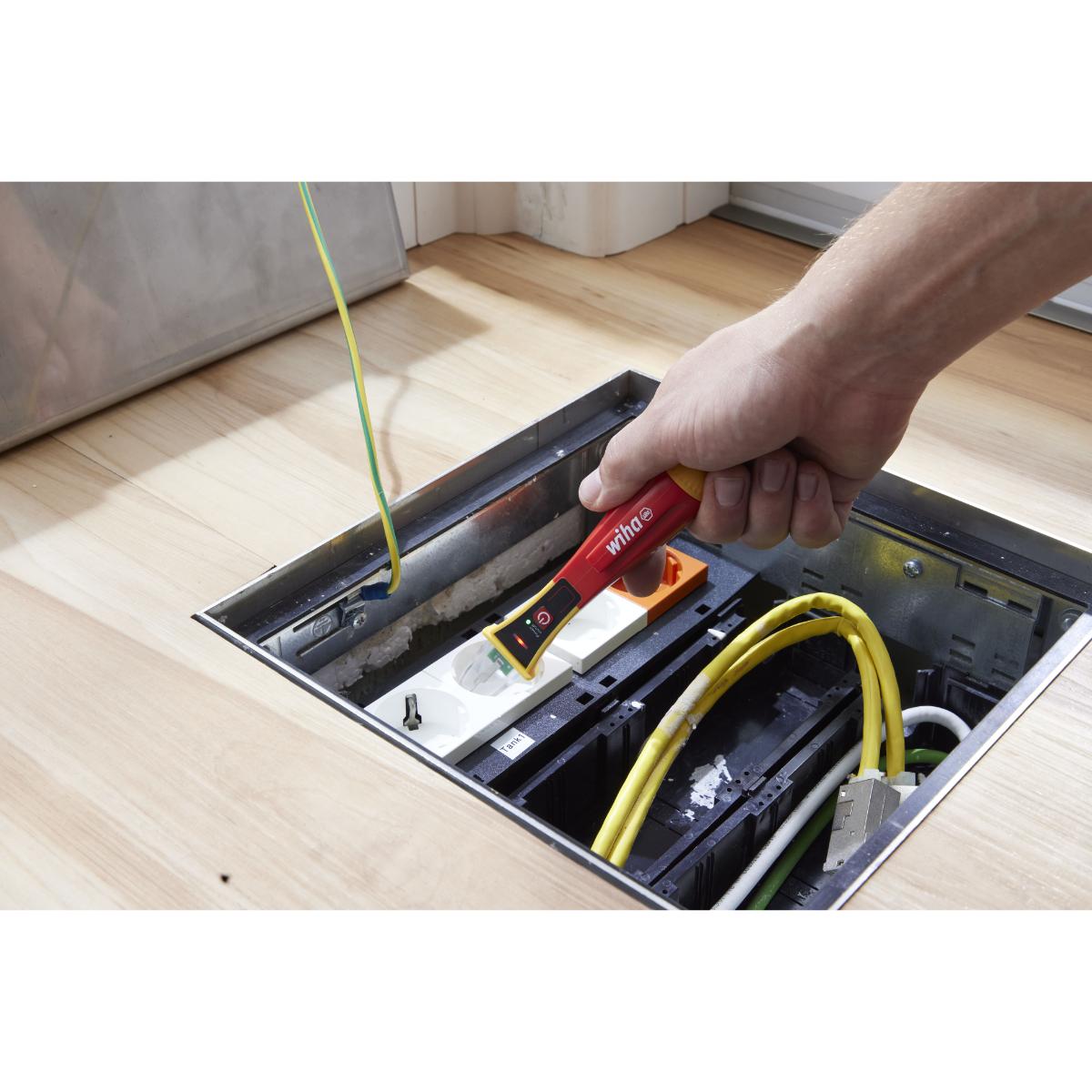 Wiha Spannungsprüfer Volt Detector berührungslos, einpolig, 90 – 1.000 V AC mit 2x AAA-Batterien