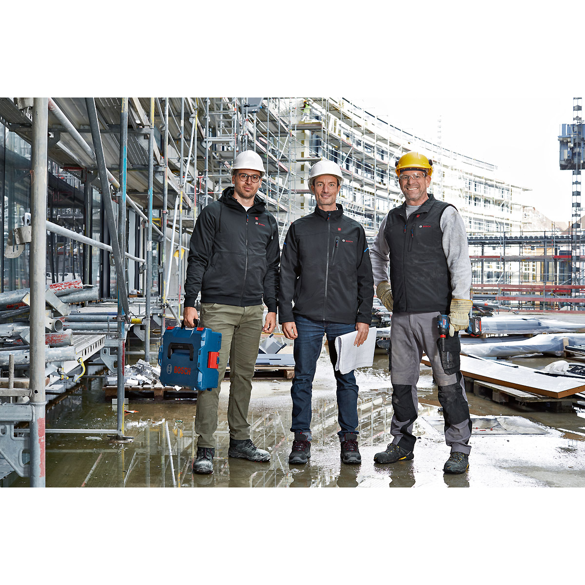 Bosch Beheizbare Hoodie GHH 12+18V XA, mit Akkuadapter, mit Ladegerät, mit 1x Akku (12V 2.0 Ah)