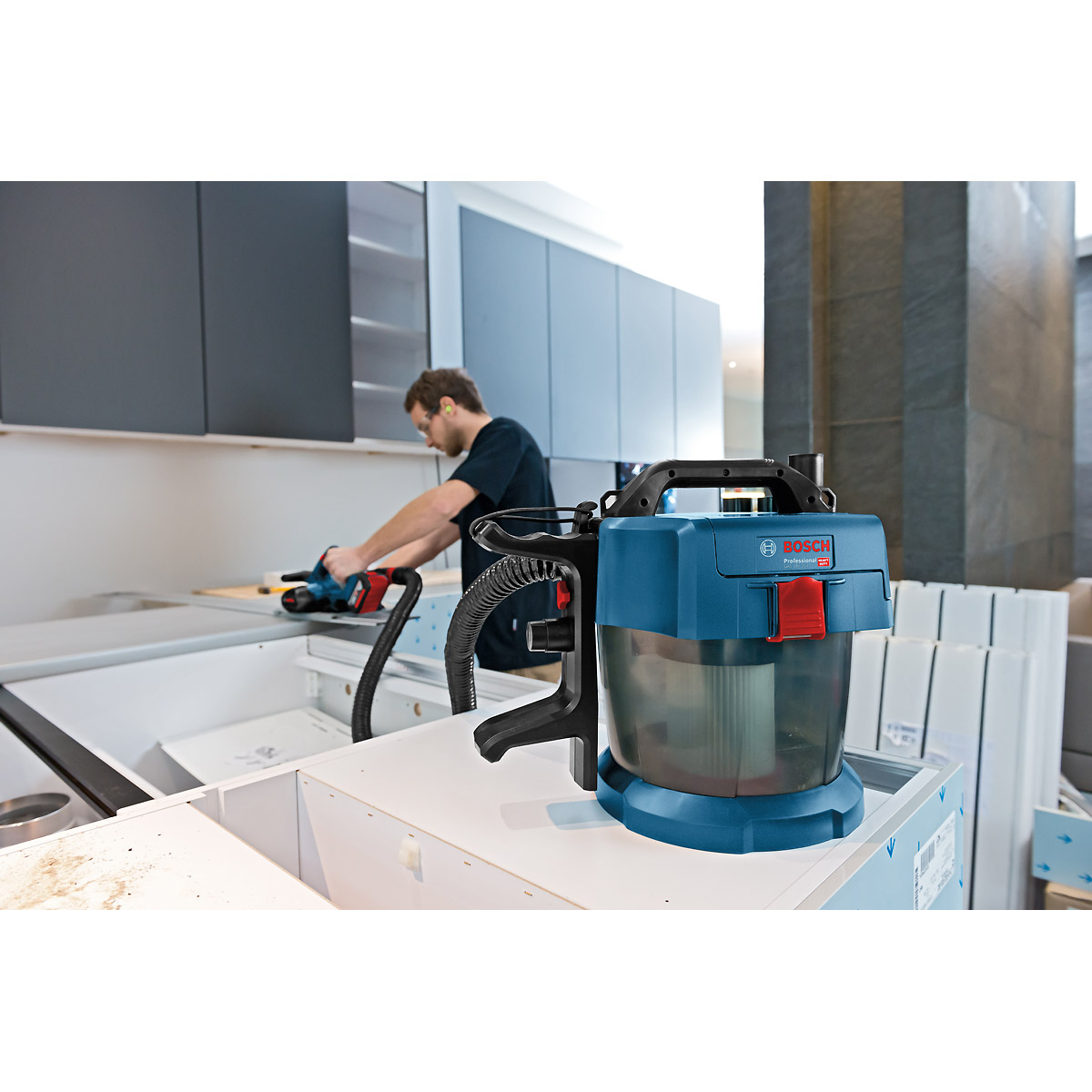 Bosch Akku-Staubsauger GAS 18V-10 L, Solo Version, mit Elektrowerkzeugadapter