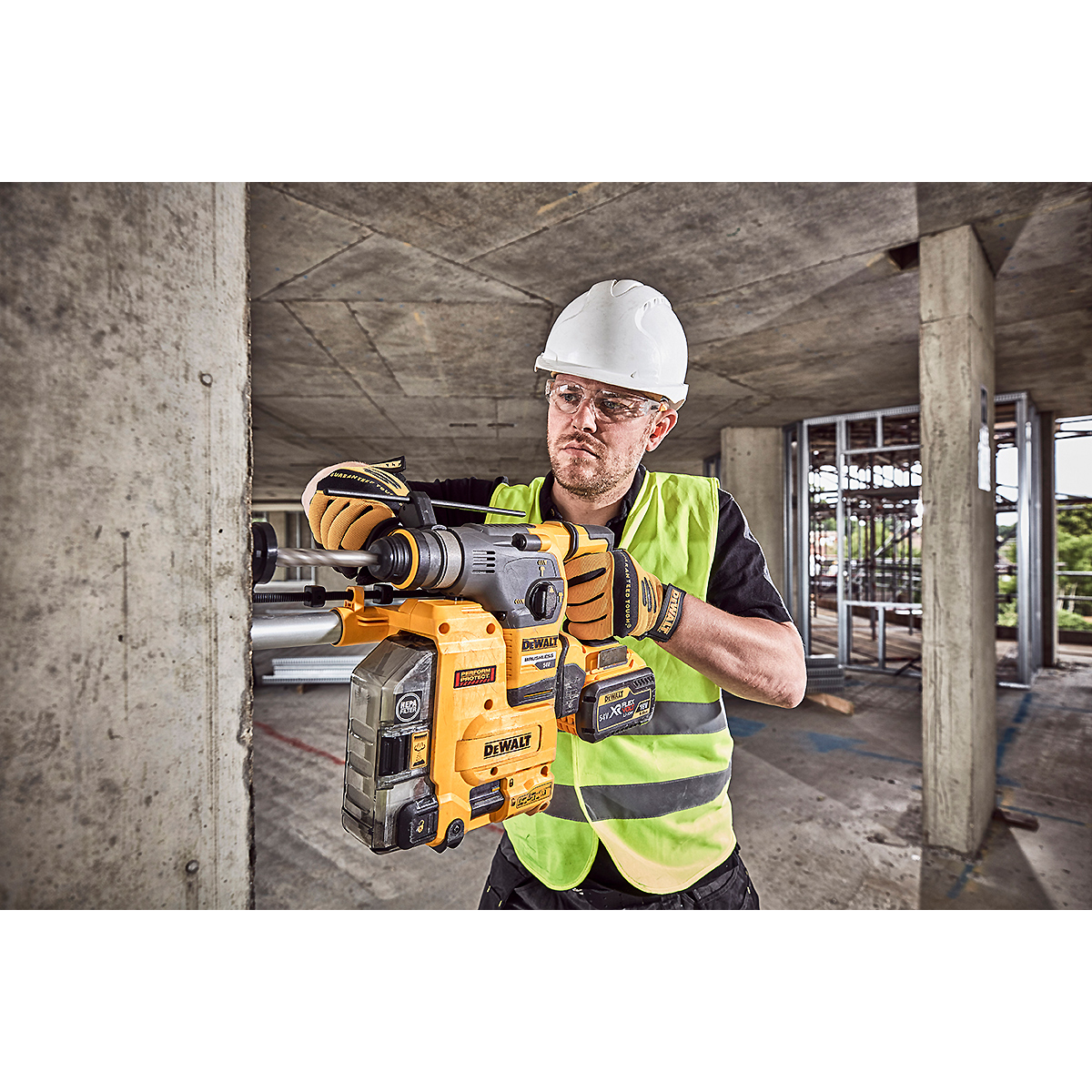 DEWALT Akku-Kombihammer 54V SDS-plus 30mm UTC + Staubabsaugung