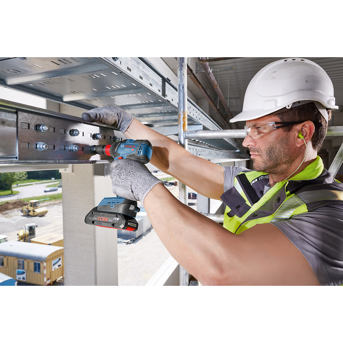 Bosch Akku-Drehschlagschrauber GDX 18V-200 mit 2x Akku GBA 18V 4.0Ah in L-Case