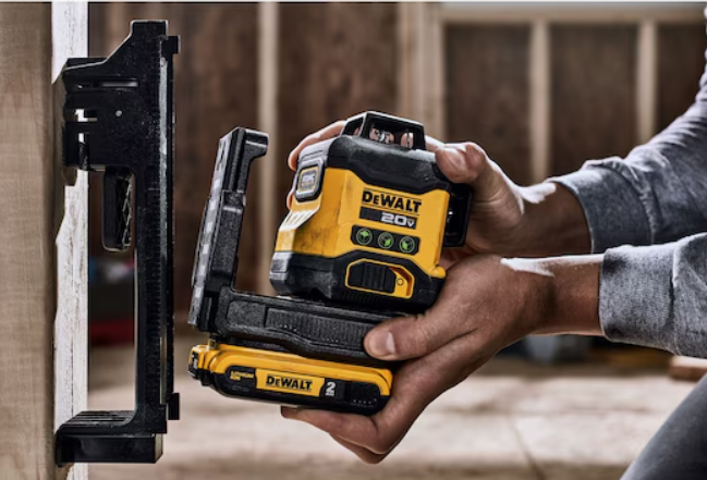 DEWALT Akku-Multi-Linienlaser 3x360° 18V + Akku + Schnellladegerät