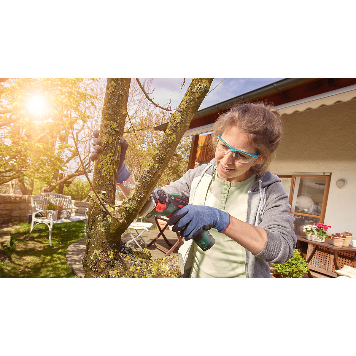 Bosch Akku-Säge EasyCut 12 mit NanoBlade-Technologie