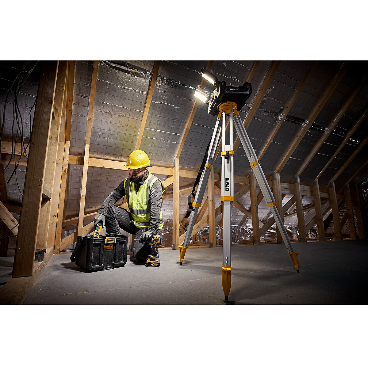 DEWALT TOUGHSYSTEM Werkzeugbox mit Leuchten