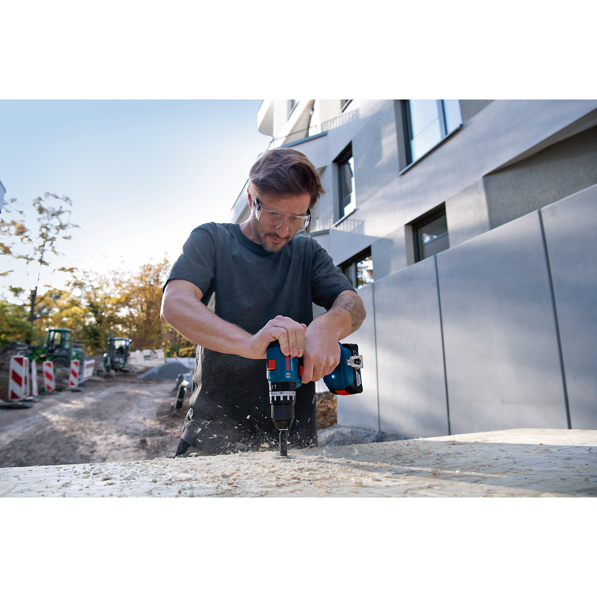 Bosch Schlagbohrschrauber GSB 18V-45 in L-BOXX 136 mit 2 x Li-Ion-Akku 2,0 Ah, Ladegerät