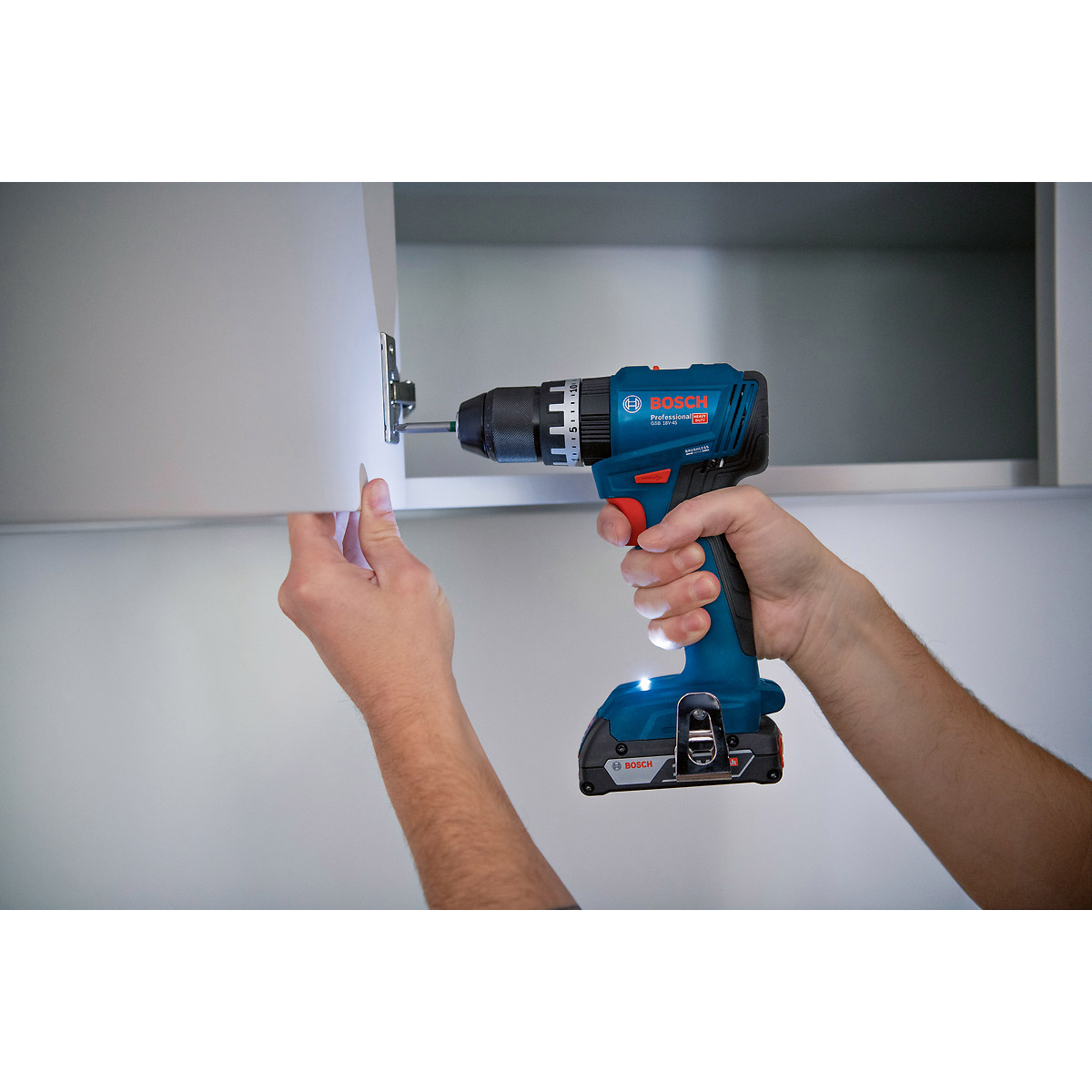 Bosch Schlagbohrschrauber GSB 18V-45 in L-BOXX 136 mit 2 x Li-Ion-Akku 2,0 Ah, Ladegerät
