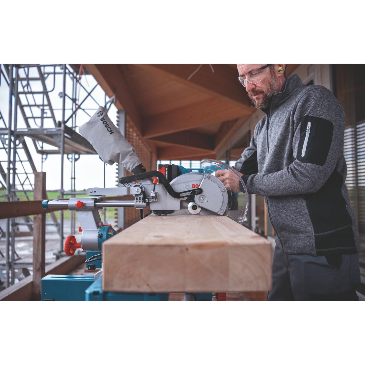 Bosch Akku-Kapp- und Gehrungssäge BITURBO GCM 18V-254 D