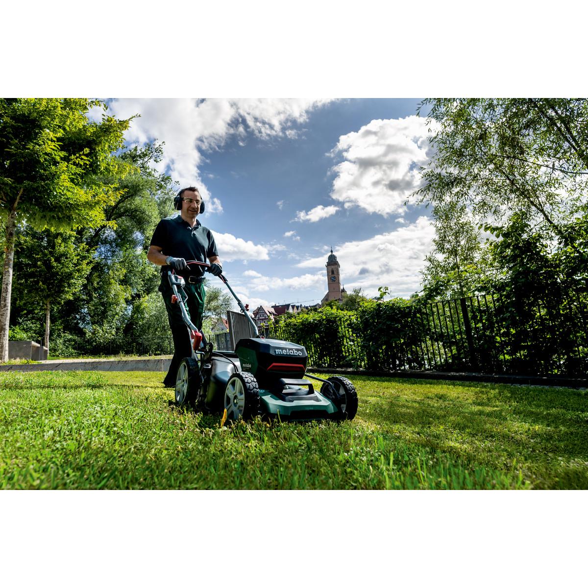 Metabo Akku-Rasenmäher RM 36-18 LTX BL 46 - Karton - 18V 2x5.2Ah Li-Power + ASC 145 Duo