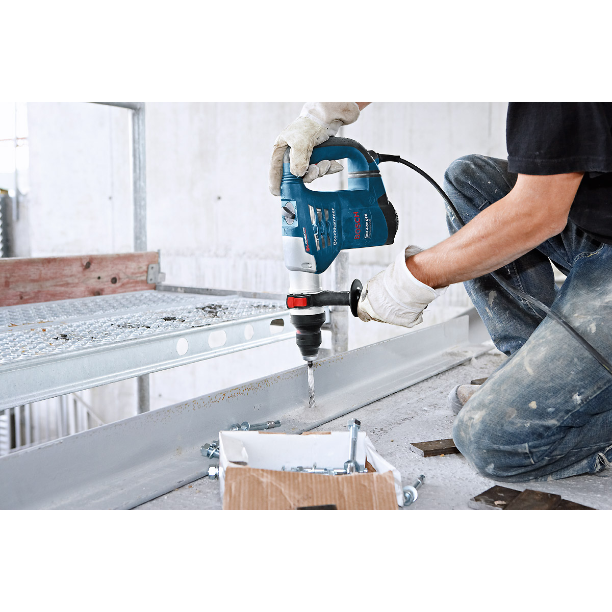 Bosch Bohrhammer mit SDS plus GBH 4-32 DFR, Handwerkkoffer, Schnellspannbohrfutter