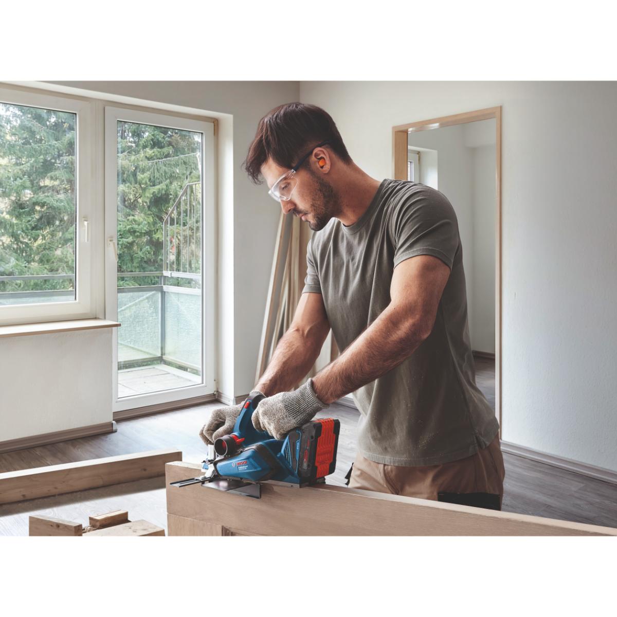 Bosch Akku-Hobel GHO 18V-26 inkl. Staubabsaugung Zubehör 