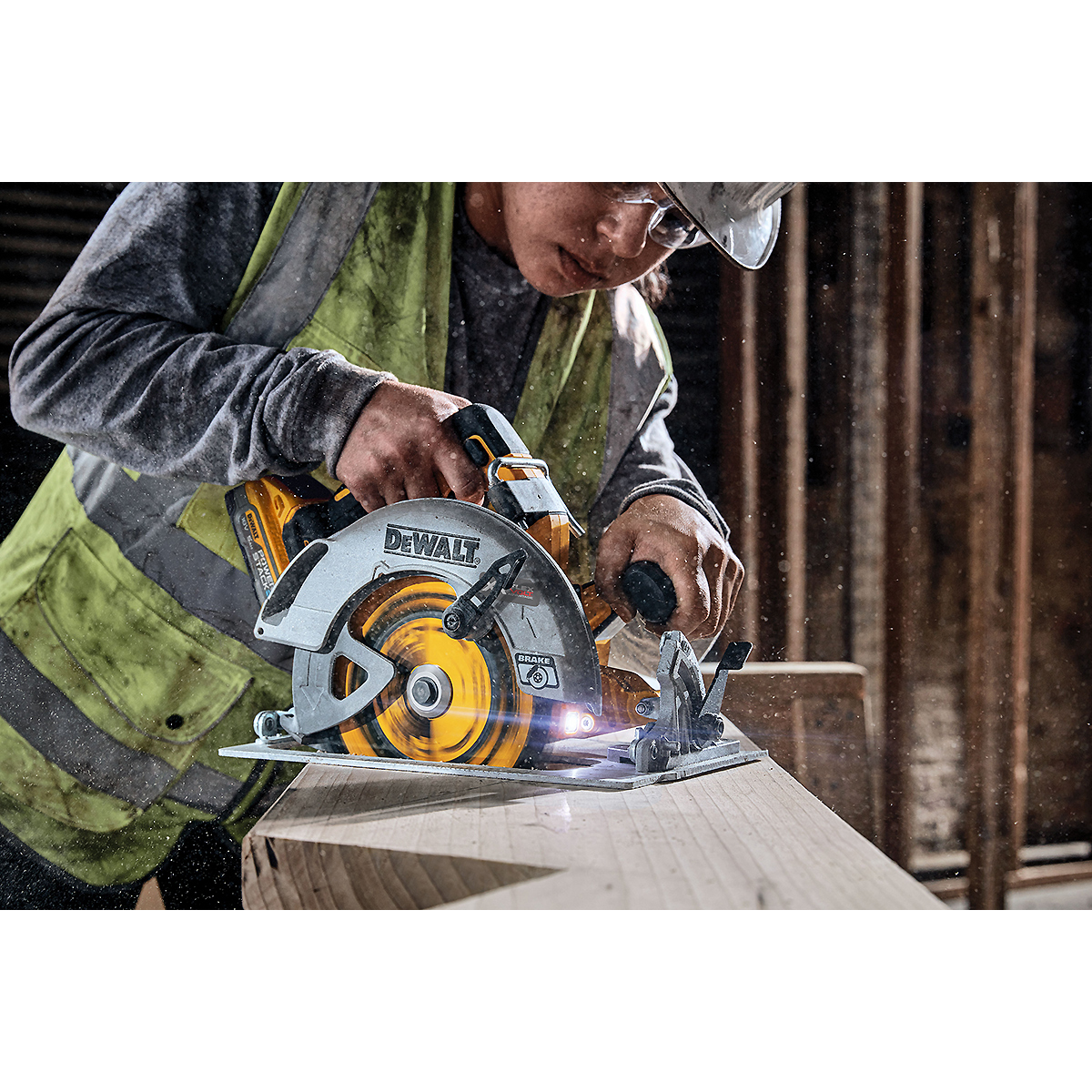 DEWALT Akku-Handkreissäge 18V 190mm + 2 Akku + Schnellladegerät