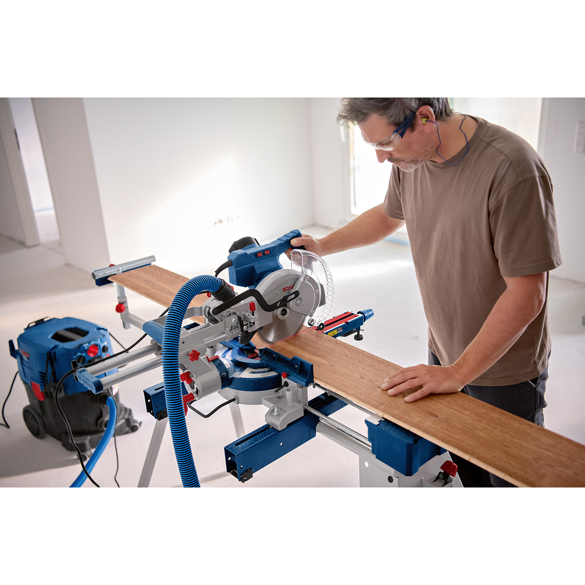 Bosch Kapp- und Gehrungssäge GCM 305-216 D