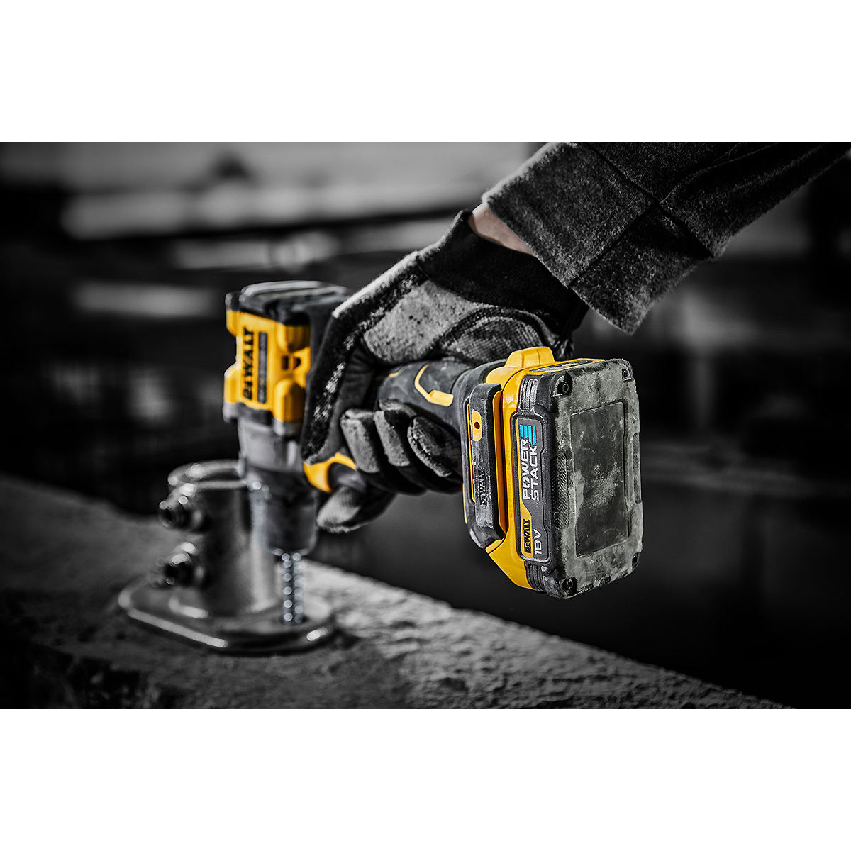 DEWALT 2-Gang-Akku-Schlagbohrschrauber XR 18V + 2 Powerstack Akku + Schnellladegerät