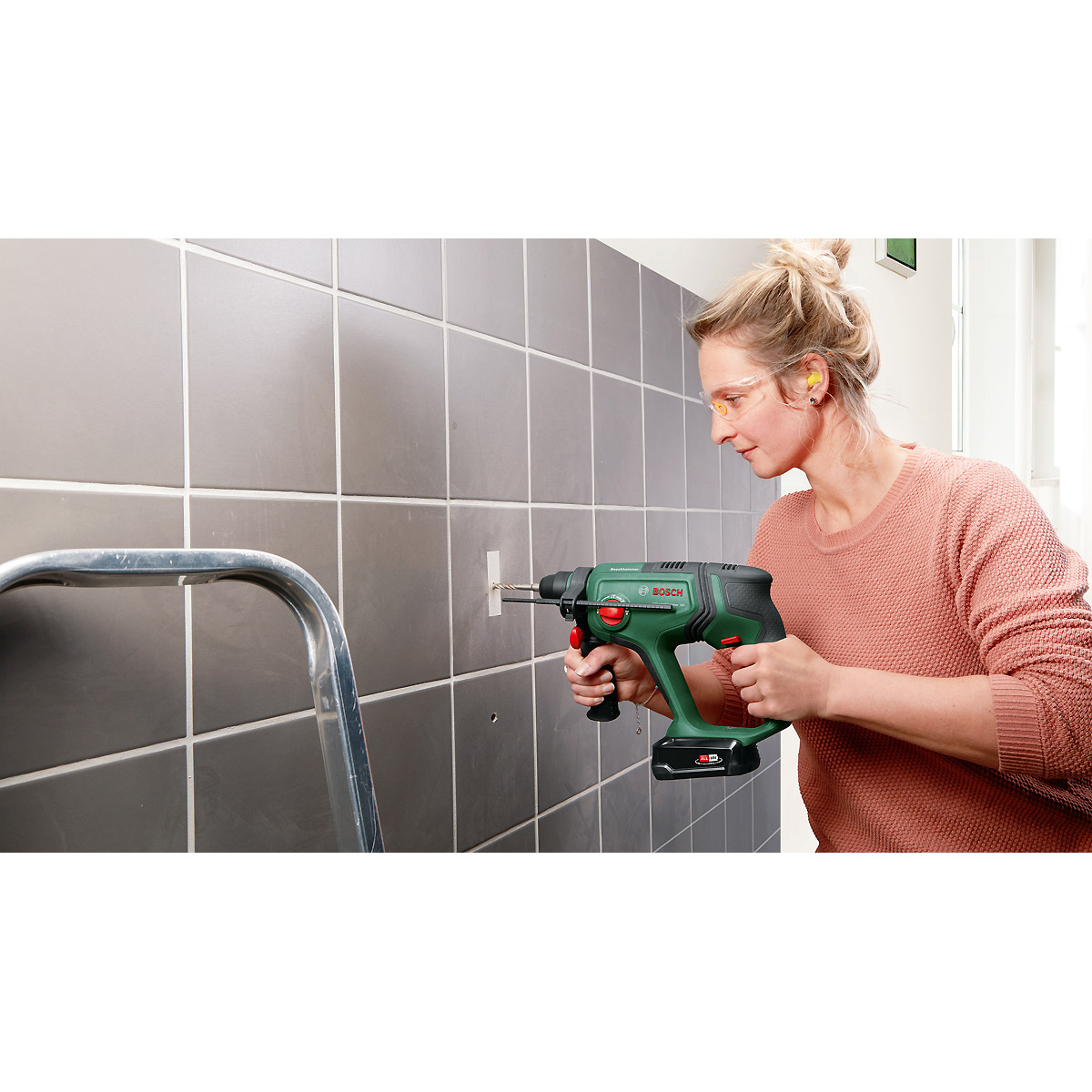 Bosch Akku-Bohrhammer UniversalHammer 18V
