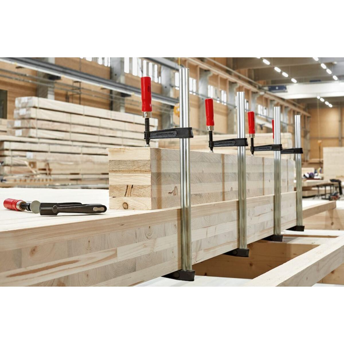 Bessey Temperguss-Schraubknecht TKPN mit bewährtem Holzgriff