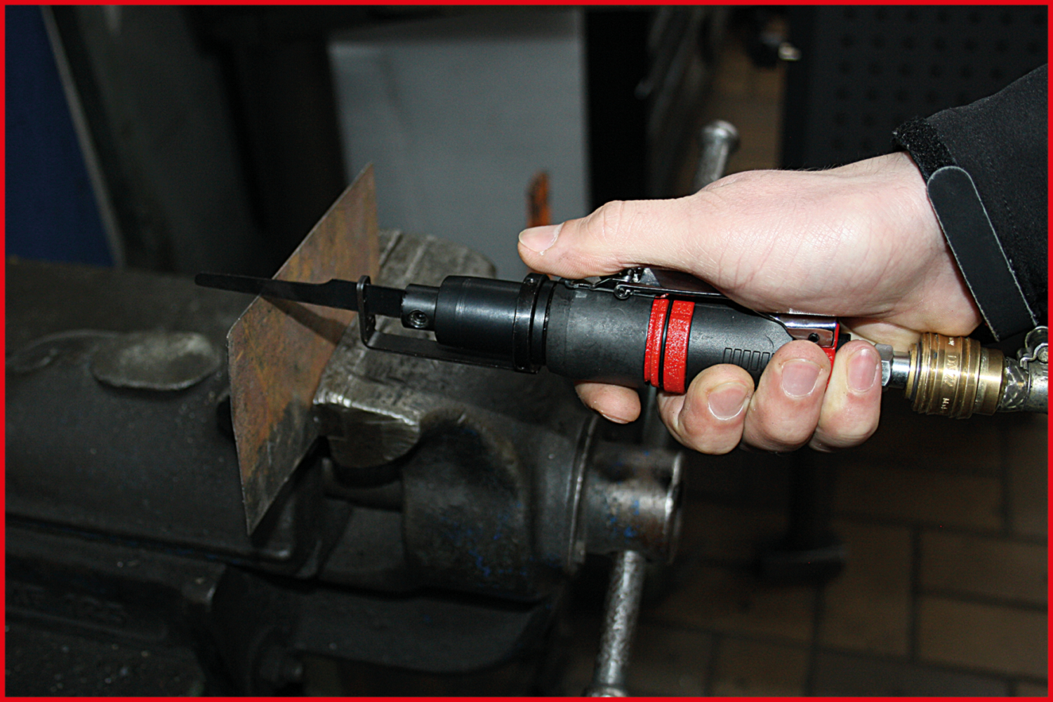 KS Tools SlimPOWER Mini-Druckluft-Karosserie-Stichsäge, 170mm