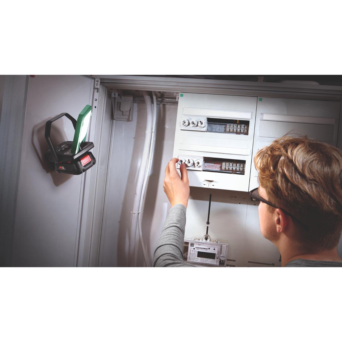 Bosch Akku-LED-Leuchte EasySpotLight 18V-400