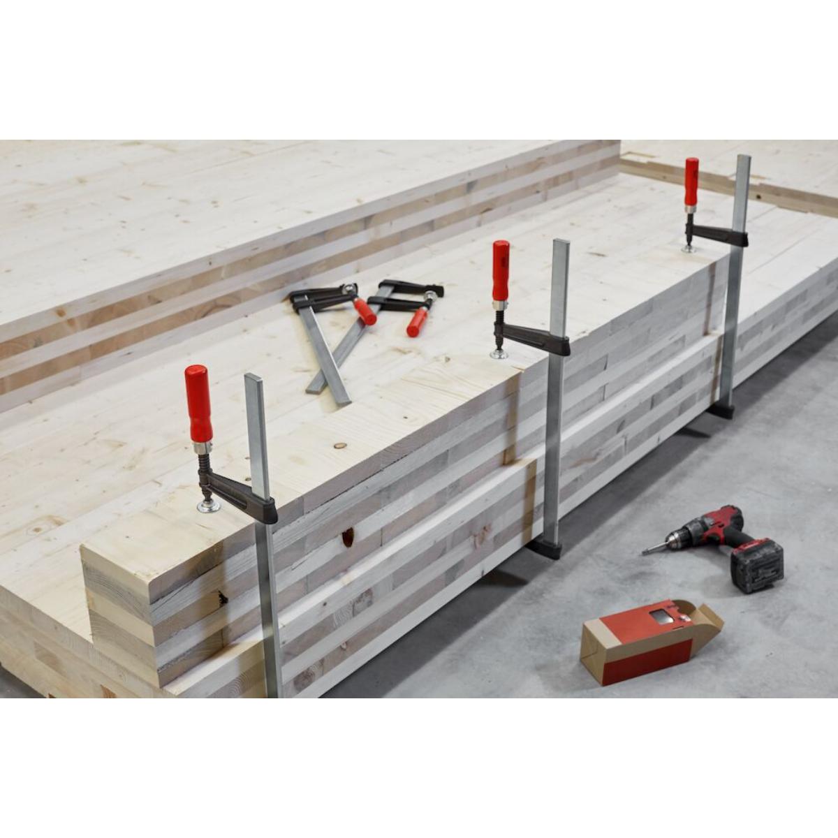Bessey Temperguss-Schraubknecht TGKR mit bewährtem Holzgriff