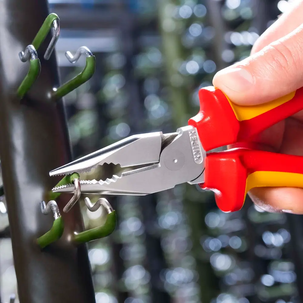 KNIPEX Spitz-Kombizange isoliert mit Mehrkomponenten-Hüllen, VDE-geprüft verchromt 185 mm