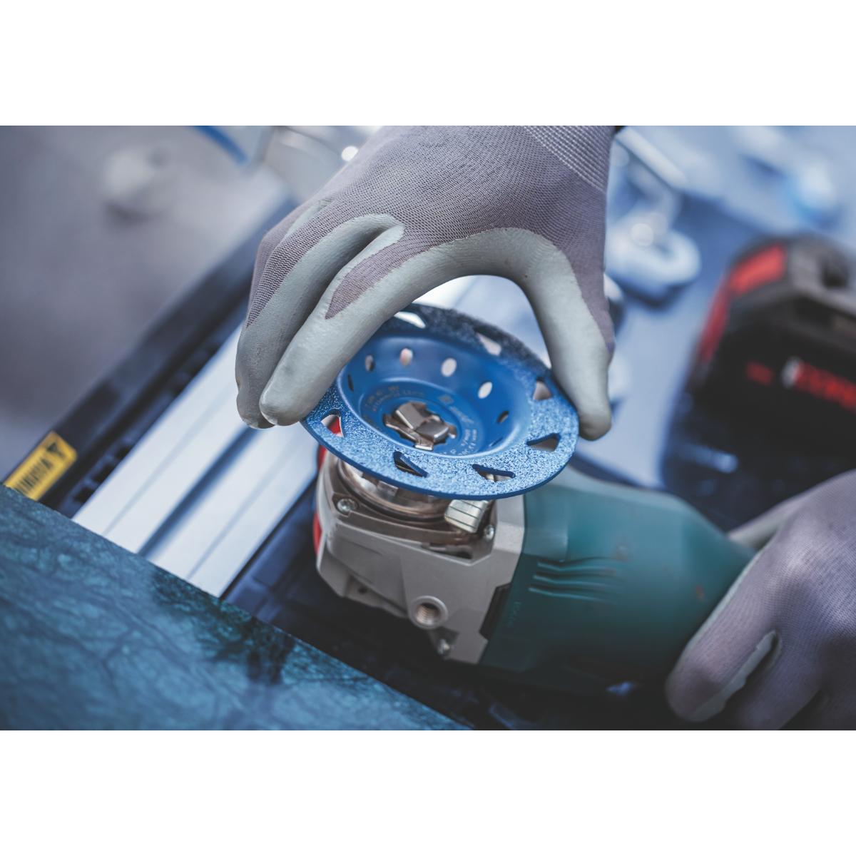 Bosch EXPERT Multi Material Carbide-Topfscheibe grob X-LOCK, 115 mm, 22,23 mm