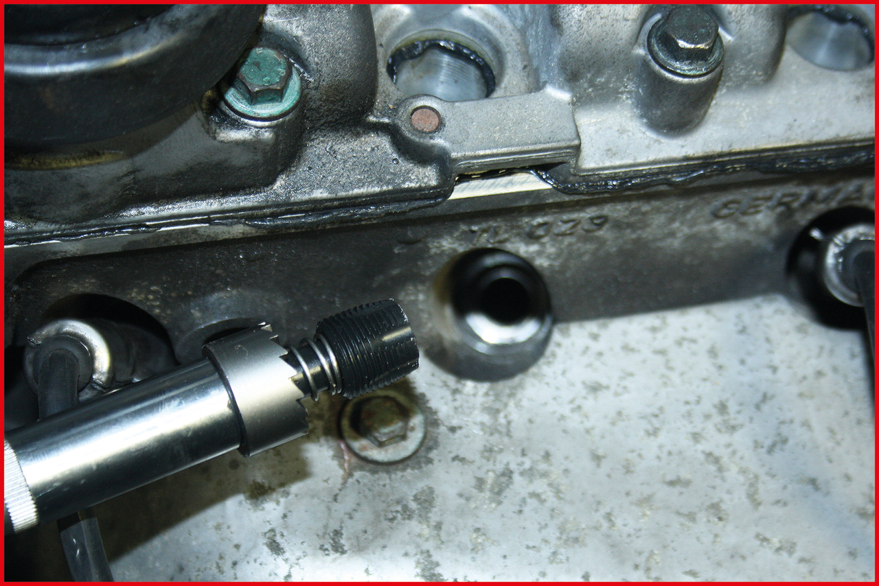 KS Tools 1/2" Spezial-Gewindereiniger mit integriertem Dichtsitzfräser