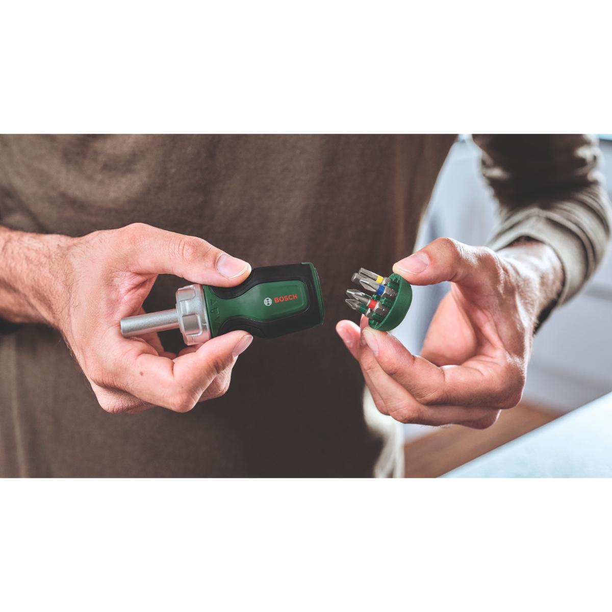 Bosch Stubby Bit-Ratschenschraubendreher mit 6 Bits (Magazin 2)