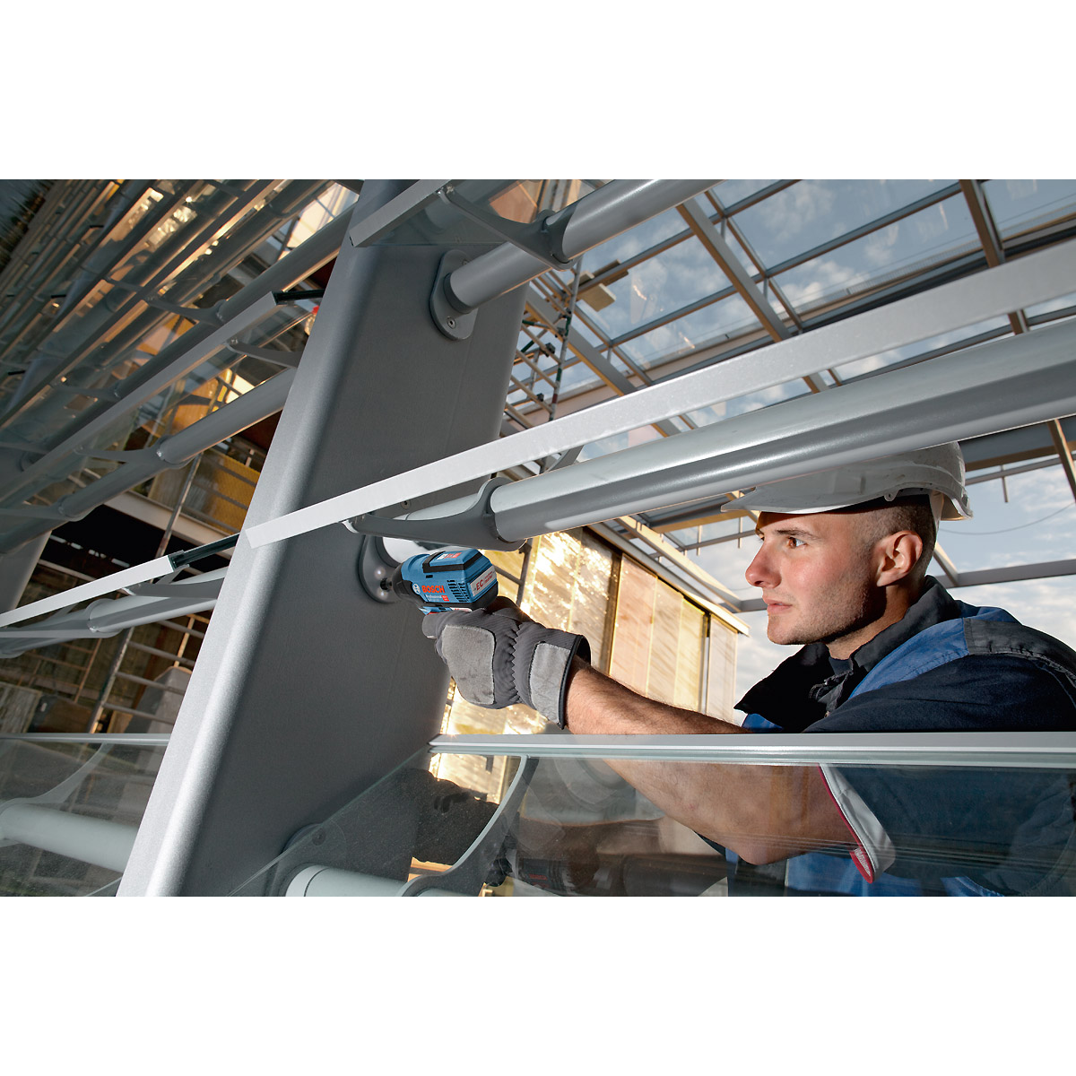 Bosch Akku-Drehschlagschrauber GDR 12V-110, Solo Version, L-BOXX
