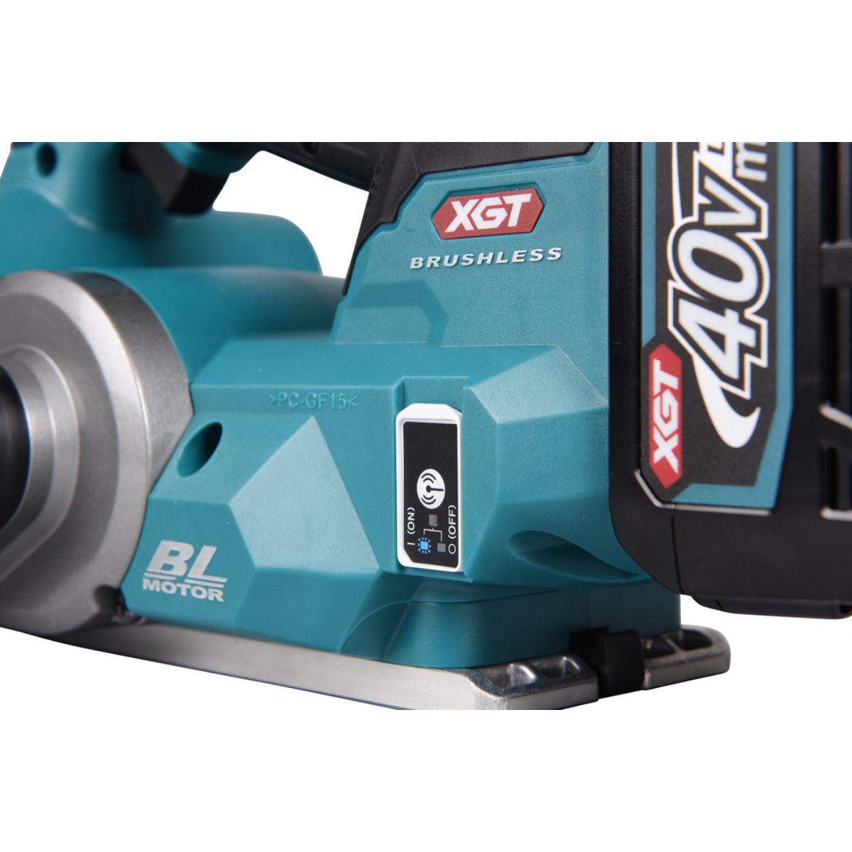 Makita Akku-Hobel 40V max. / 4,0 Ah, 2 Akkus + Ladegerät im MAKPAC KP001GM201