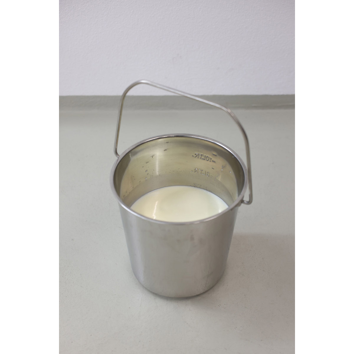 Kerbl Edelstahleimer 12,3 Liter mit Skalierung