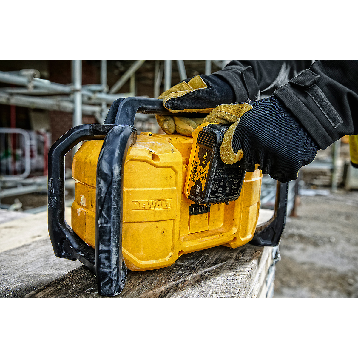 DEWALT Akku- & Netz Kompakt-Radio