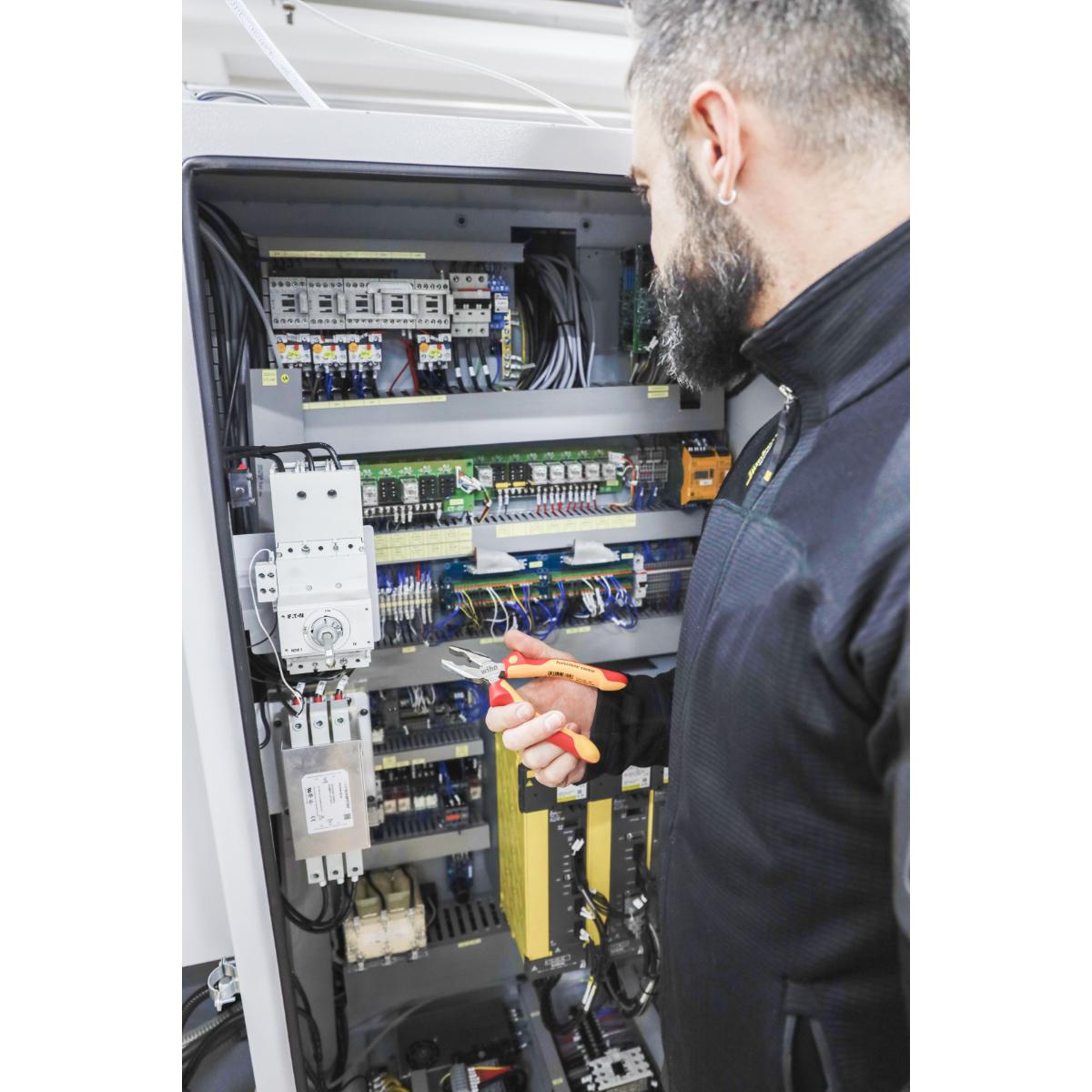 Wiha Kombizange Professional electric mit DynamicJoint und OptiGrip mit extra langer Schneide