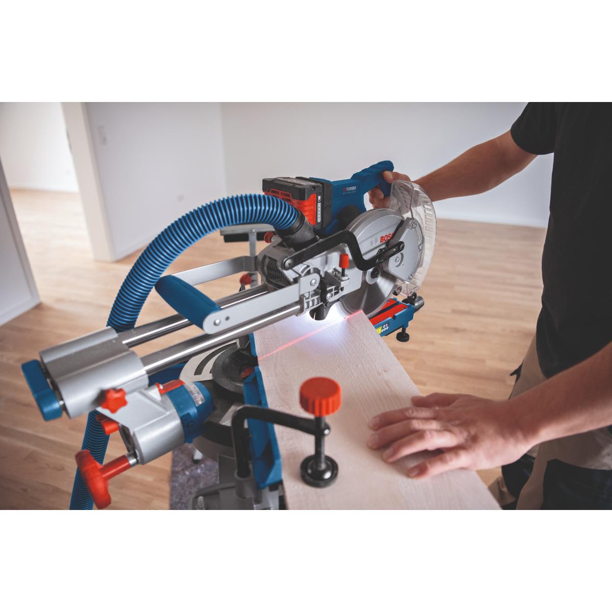 Bosch Akku-Kapp- und Gehrungssäge BITURBO GCM 18V-216 D, 1 x Kreissägeblatt