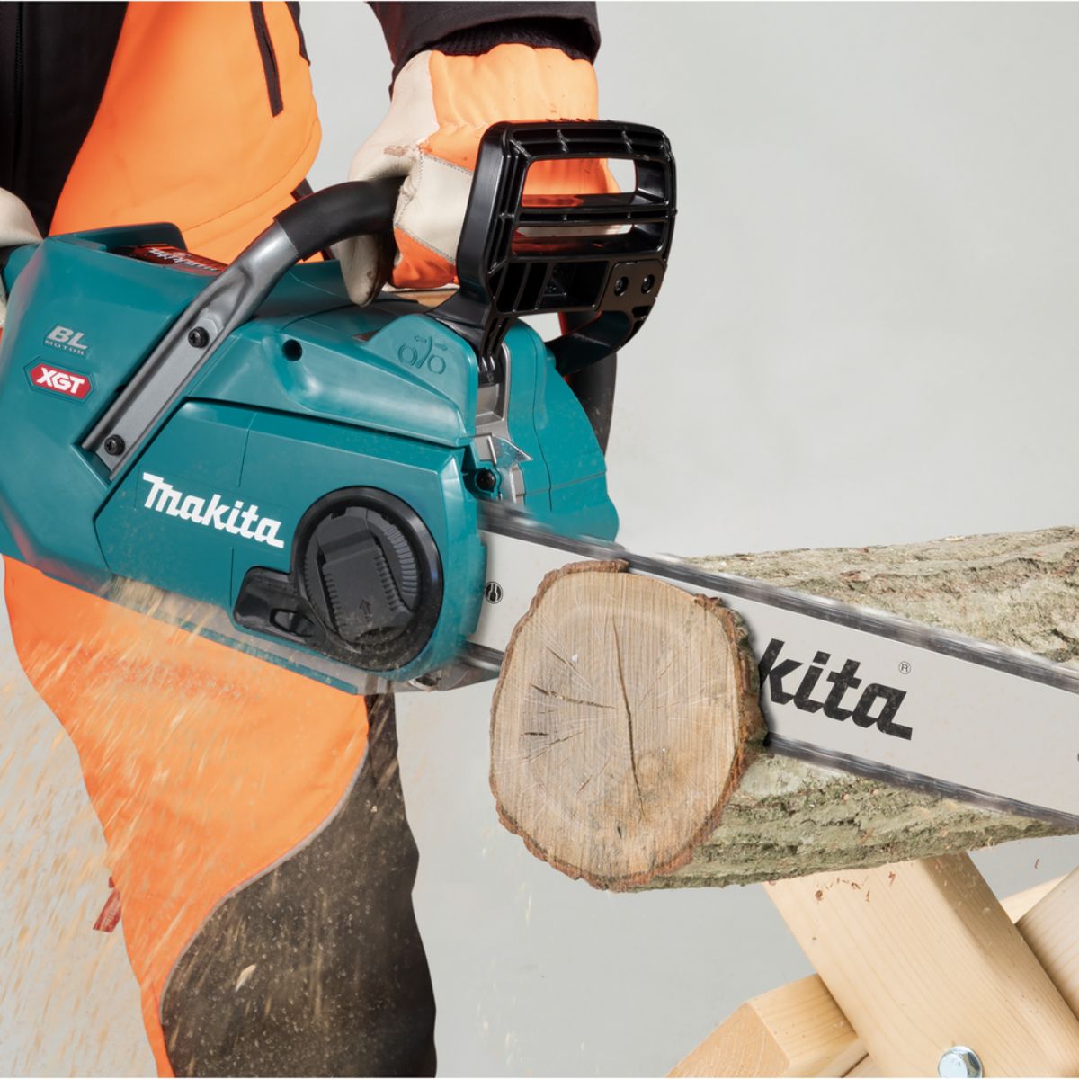 Makita Akku-Kettensäge XGT 40V max. (ohne Akku, ohne Ladegerät) - UC016GZ