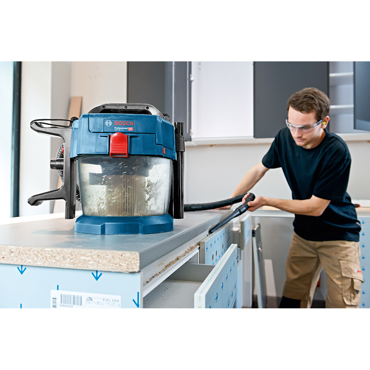 Bosch Akku-Staubsauger GAS 18V-10 L, Solo Version, mit Elektrowerkzeugadapter