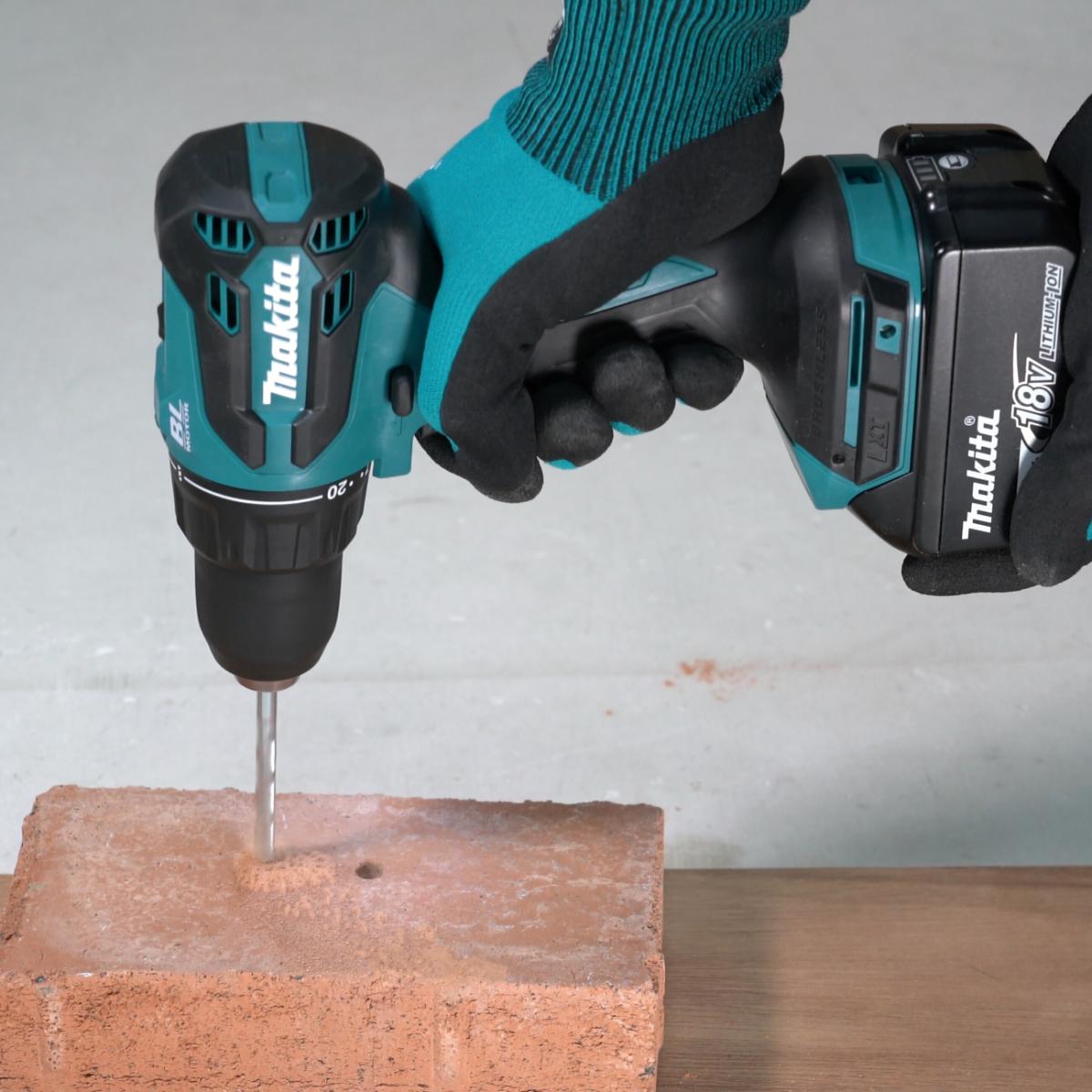 Makita Akku-Schlagbohrschrauber 18V / 5,0 Ah, 2 Akkus + Ladegerät im MAKPAC, inkl. MAKPAC-Organizer 191X80-2