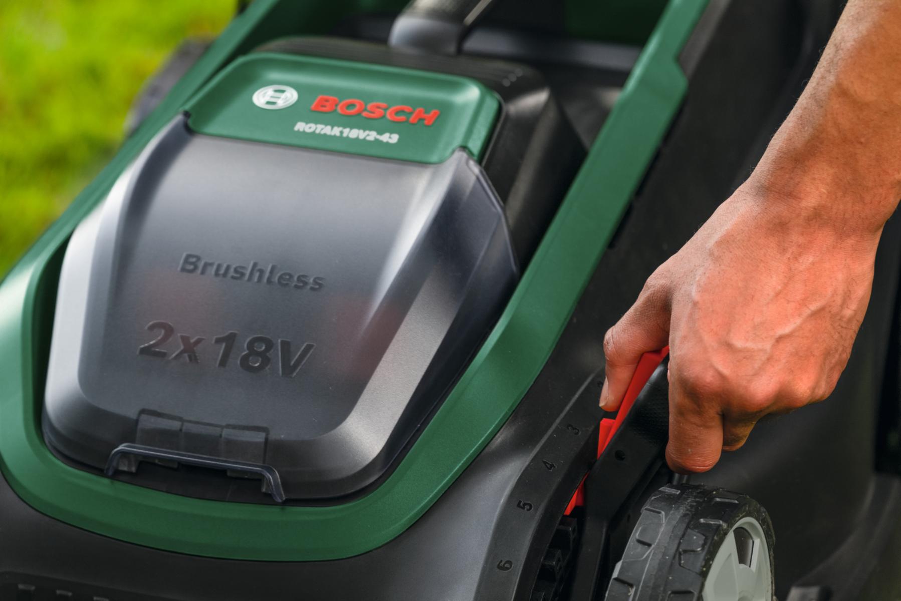 Bosch Akku-Rasenmäher ROTAK18V2-43