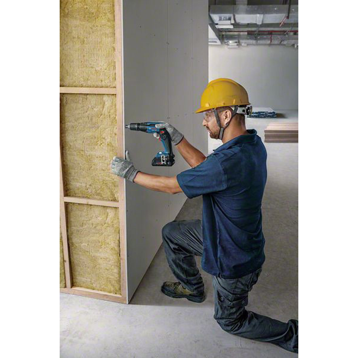 Bosch Akku-Trockenbauschrauber GTB 18V-45, 2 x Akku ProCORE18V 4.0Ah, Ladg. u. L-BOXX