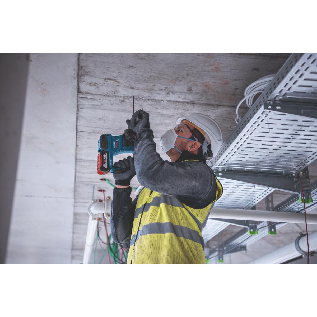 Bosch Akku-Bohrhammer mit SDS plus GBH 18V-22, L-BOXX