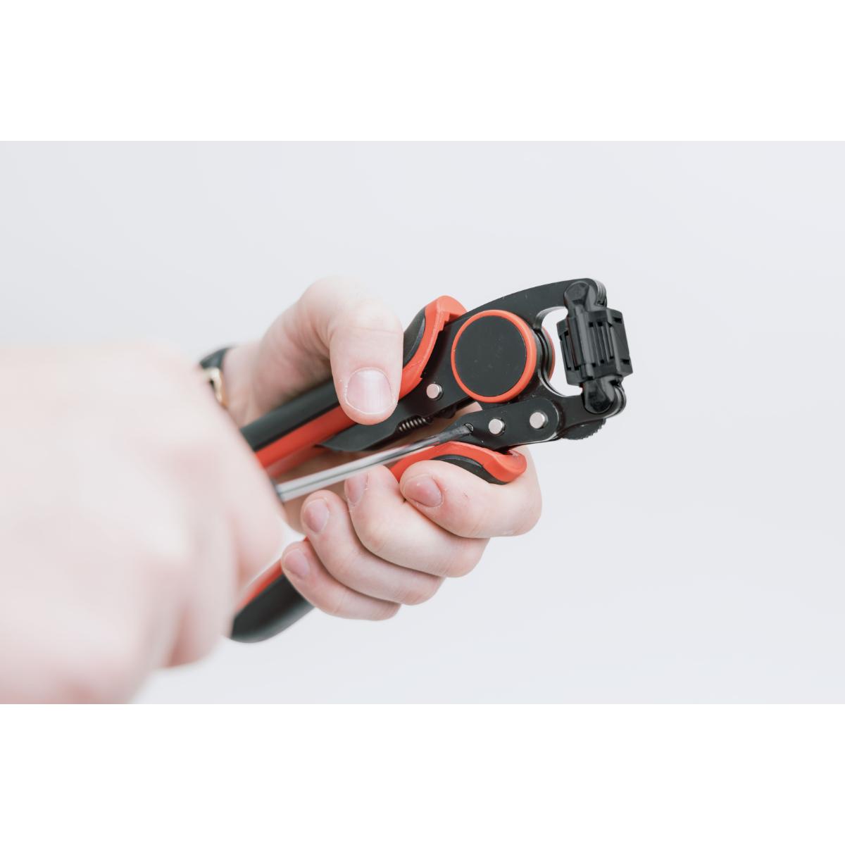 Wiha Crimpwerkzeug automatisch für Aderendhülsen Vierkant-Pressung mit drehbarem Crimpkopf 0,08 - 16 mm²