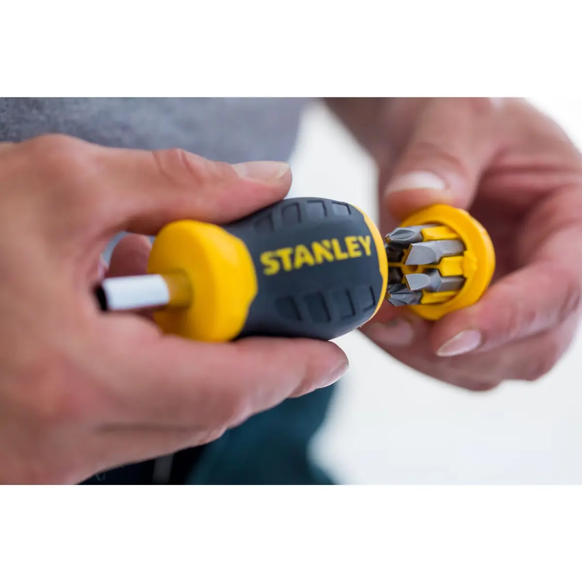 STANLEY Bit-Schraubendreher kurz m. 6 Bits Schl. Phillips
