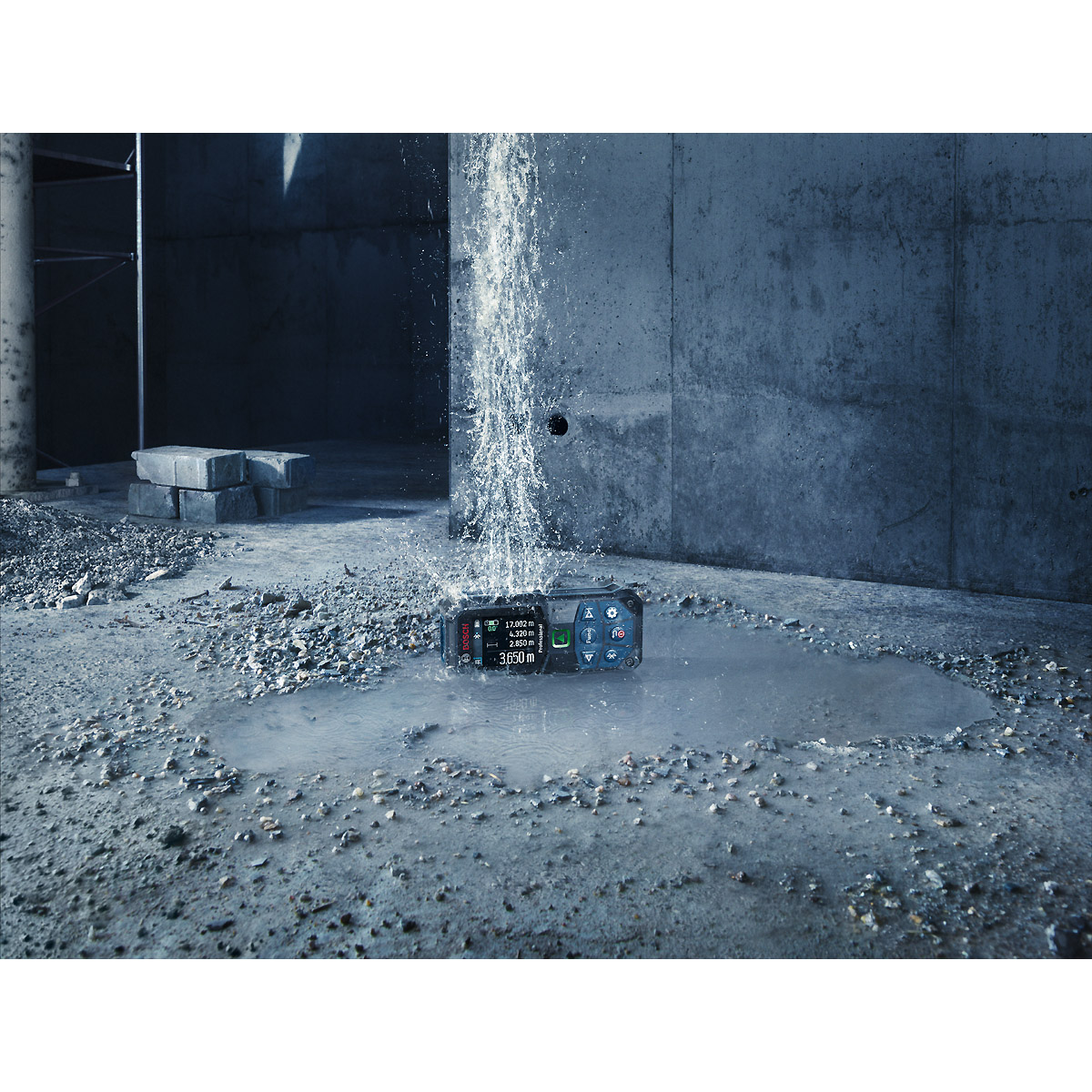 Bosch Laser-Entfernungsmesser GLM 50-27 CG mit 2 x 1,5 V LR6-Batterie (AA)