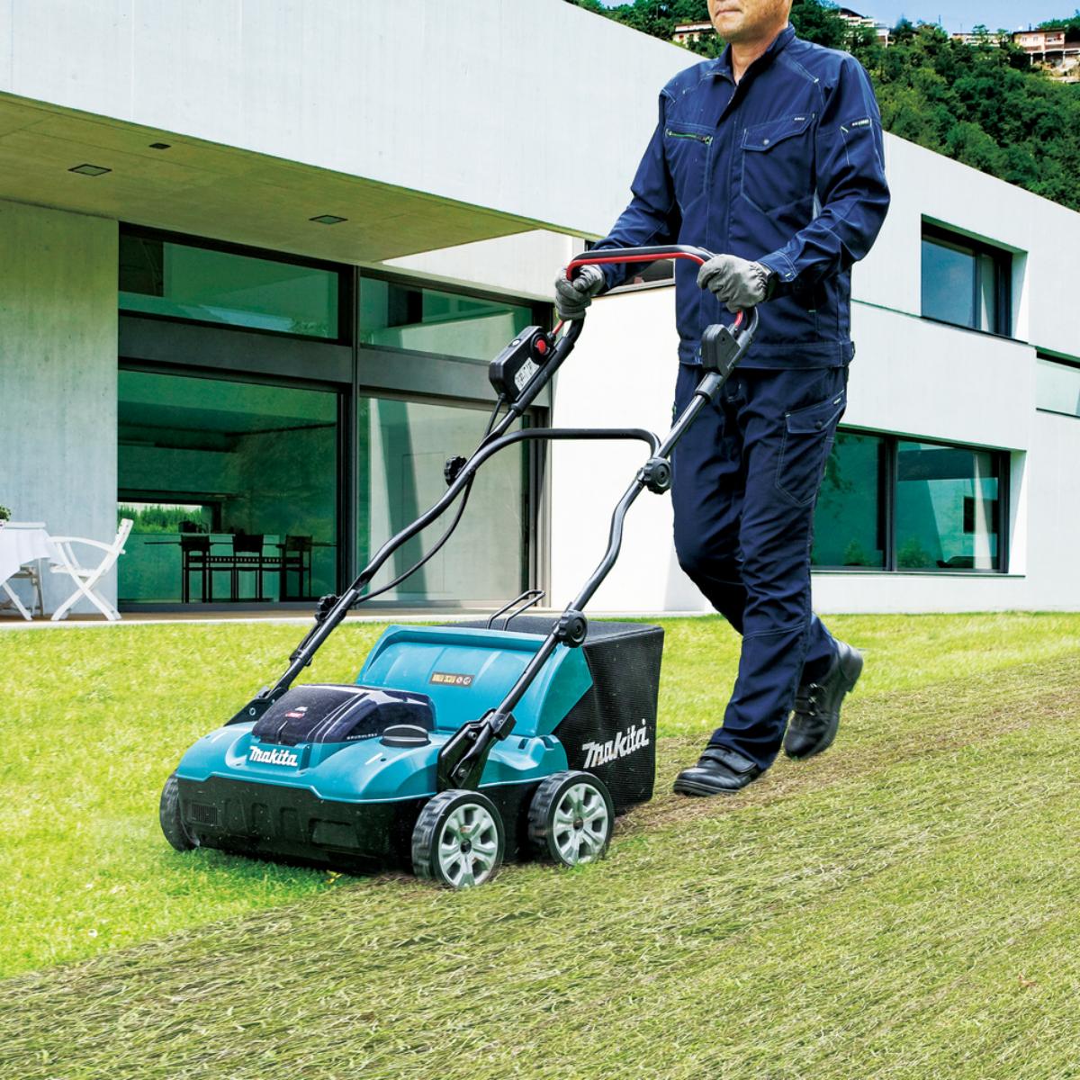Makita Akku-Vertikutierer XGT - 40V max. - 38 cm - 50 l - UV001GZ