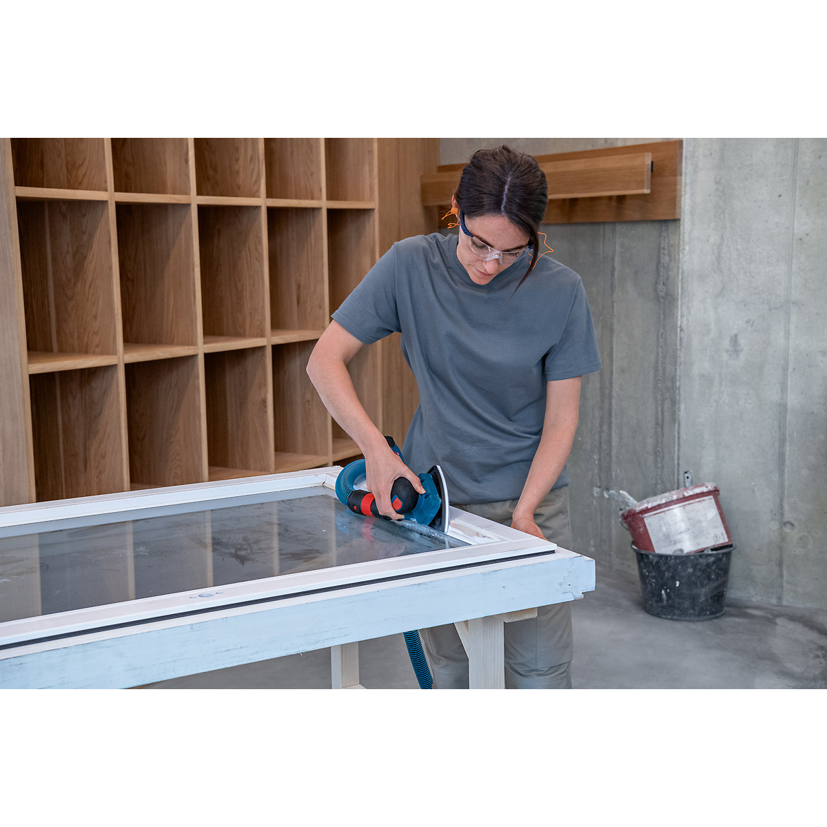 Bosch Akku-Schwingschleifer GSS 12V-13 mit Zubehör-Set