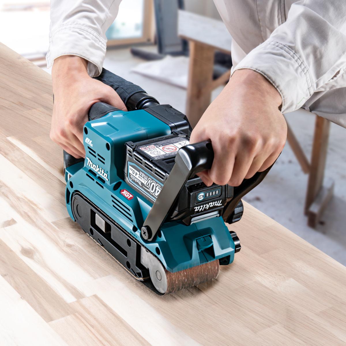 Makita Akku-Bandschleifer 76x533 mm - 120-470 U/min - BS001GZ