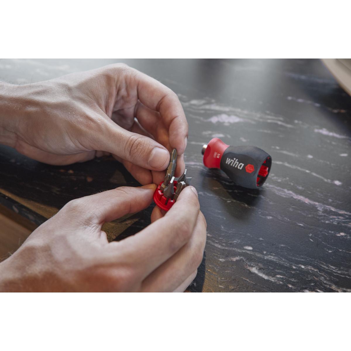 Wiha Schraubendreher mit Bit Magazin magnetisch Pozidriv, Phillips mit 6 Bits, Stubby, 1/4 zoll in SB-Kartonverpackung