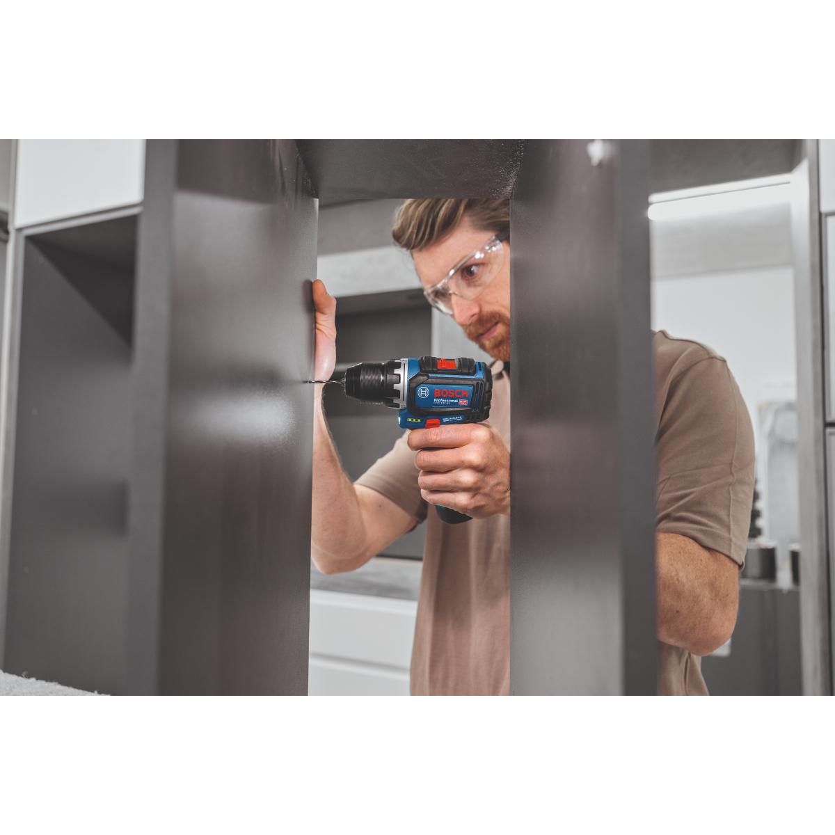 Bosch Akku-Bohrschrauber GSR 12V-32, 2 x Akku GBA 12V 2.0Ah in L-BOXX